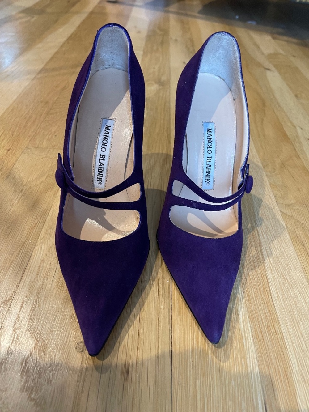 Manolo Blahnik Purple Suede Strada Heels, NEVER WORN, size US 5, EU 35
